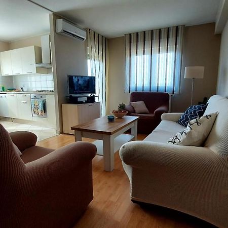 Apartman Ana Pula - Calm, Free Parking, Close To Center Exteriér fotografie