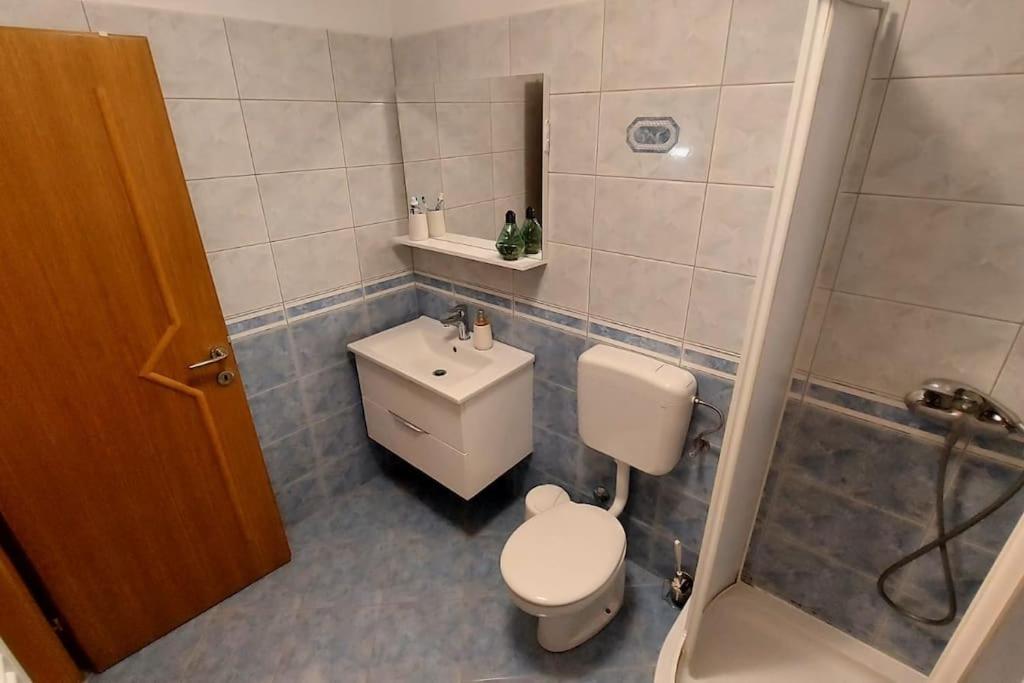 Apartman Ana Pula - Calm, Free Parking, Close To Center Exteriér fotografie