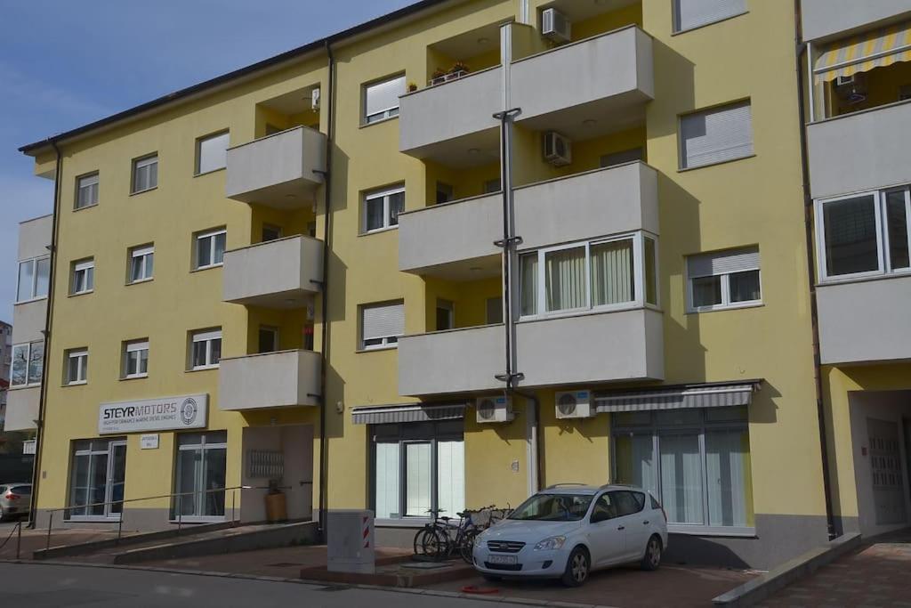 Apartman Ana Pula - Calm, Free Parking, Close To Center Exteriér fotografie
